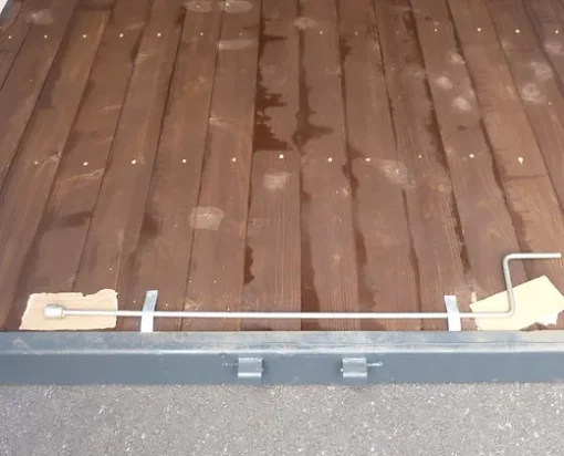 Contenedor de 15 pies con instalación eléctrica, rejillas de ventilación y cerradura con llave. - Imagen 9